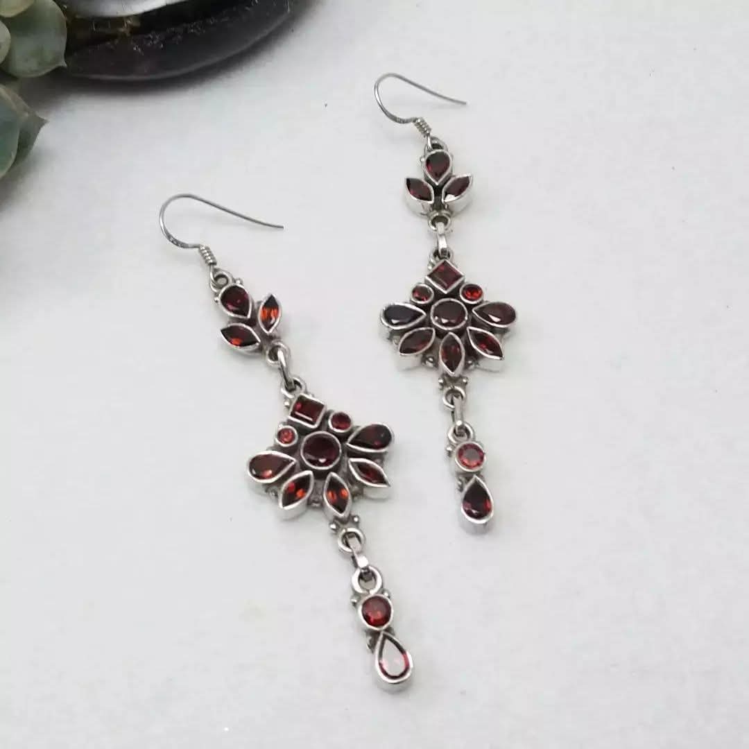 Pendientes bailarina montados con granates en plata 925 2